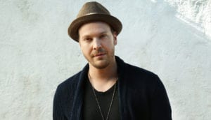 Gavin DeGraw Shares New Single, “She Sets The City On Fire”