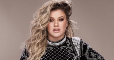 Kelly Clarkson 2017 Move You Whole Lotta Woman Meaning Of Life