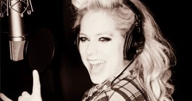 Avril Lavigne Rock October 2017 Mixing final week -- recording vocals