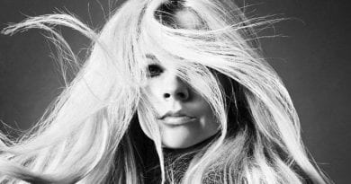 Avril Lavigne Head Above Water February 2019 Don't Stop In Touch