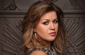 Kelly Clarkson’s Next Album Will Mix ‘Breakaway,’ ‘Stronger,’ & ‘Meaning Of Life’